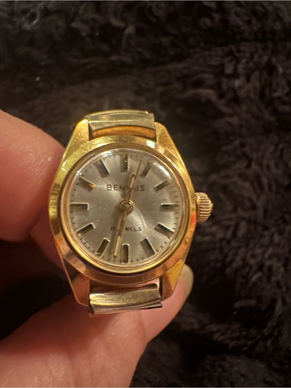 Vintage Benrus Women’s 17 jewel mechanical watch gold tone expandable band